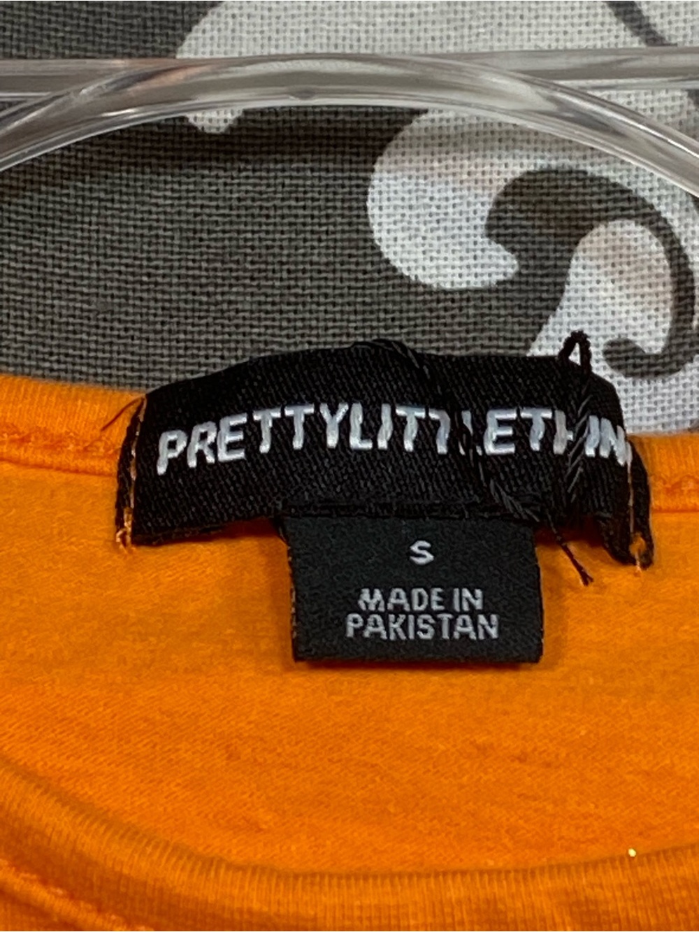PrettyLittleThing Orange Logo Short Sleeve Bodysuit - Picture 5 of 6